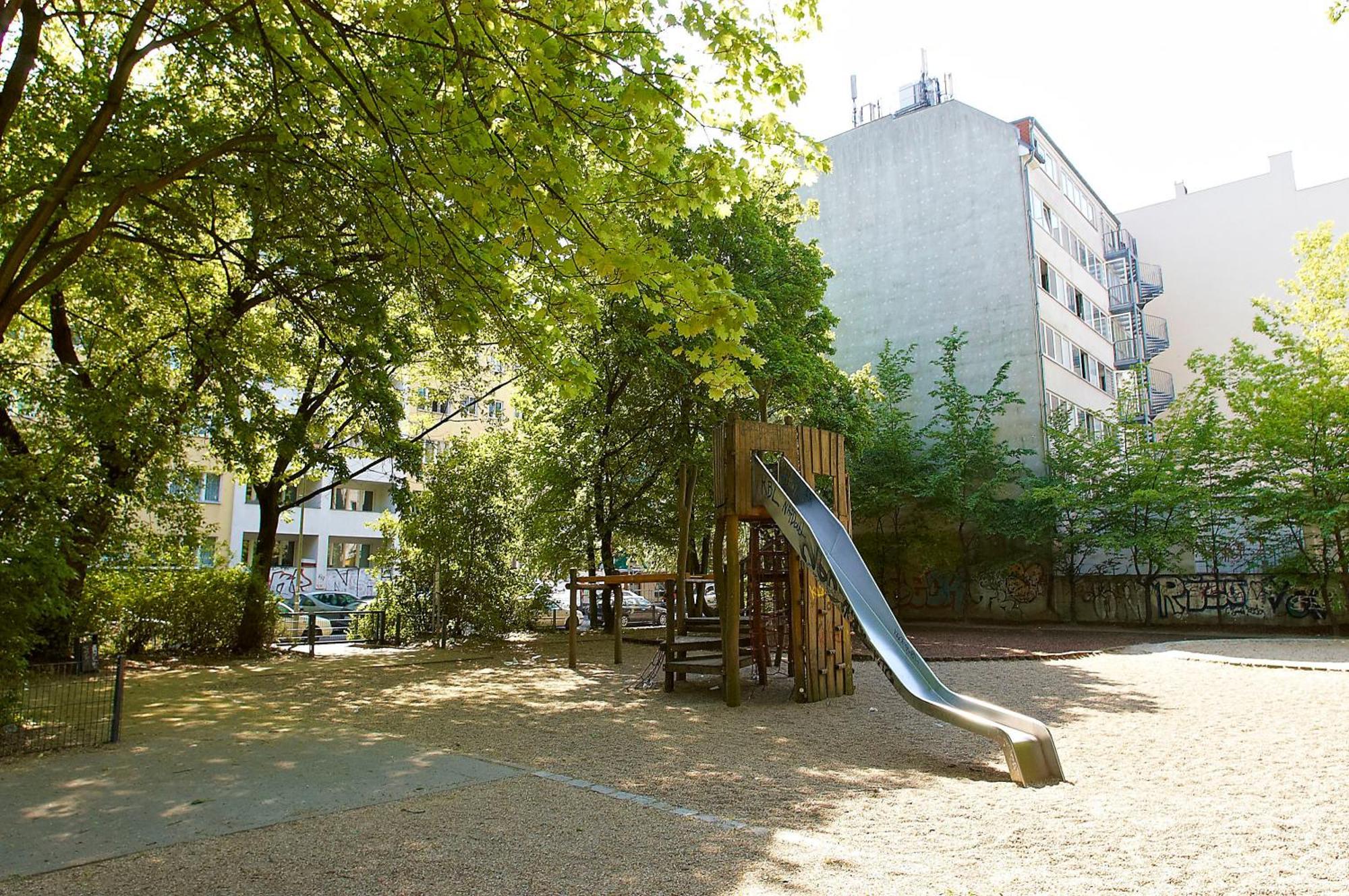 Apartmenthouse Berlin - Am Gorlitzer Park Екстер'єр фото